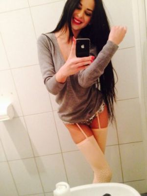 Снять девушку на час (Карина, 23 лет)