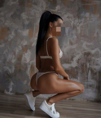 где стоит шлюха Оксана, 22 лет