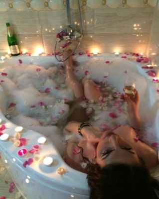 Катя, 22 лет — эромассаж для мужчин