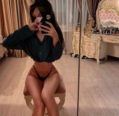 Камилла —  девушка на ночь для щедрого мужчины