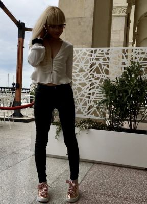 Света — массаж с интимом от 1500 грн. в час